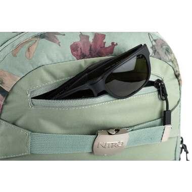 Rucksack Hero dead flower
